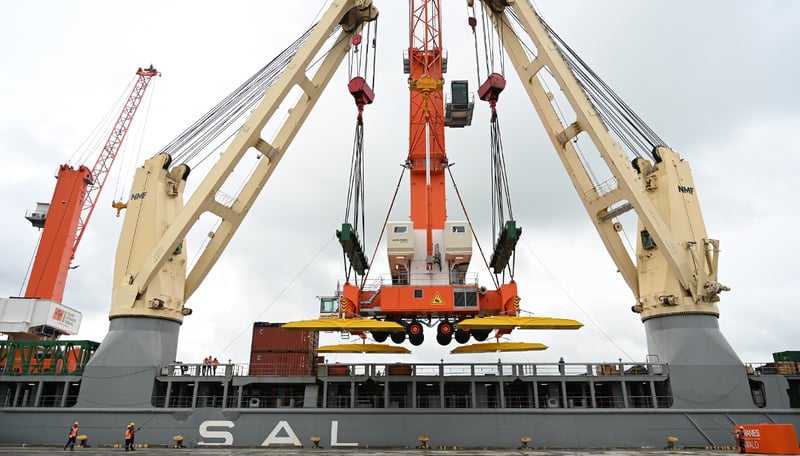 VCT acquires 2 new mobile harbor cranes